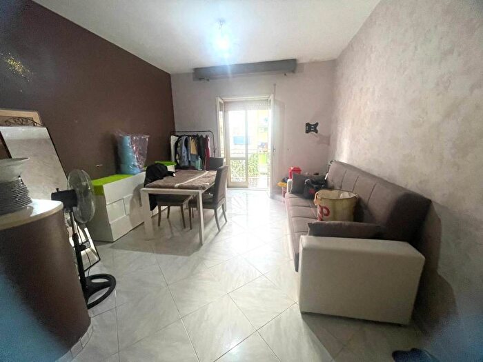 Appartamento trilocale in affitto in Via Vicinale San Donato, Pianura, Napoli