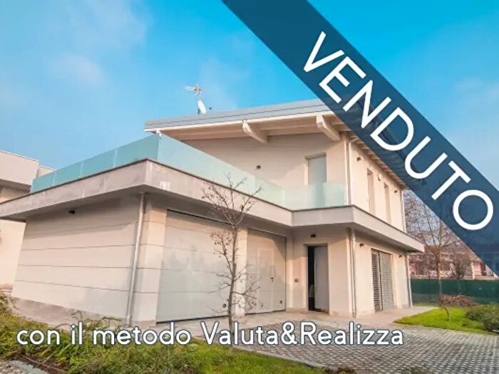 Casa con 5 locali in vendita in Treviglio