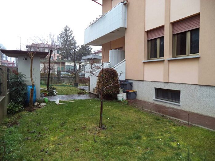 Appartamento con 6 locali in affitto in Volontari Planis, Udine