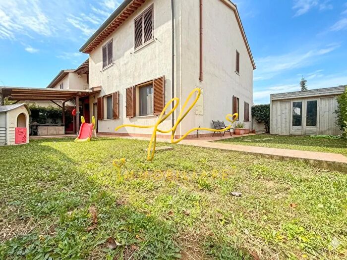 Appartamento trilocale in vendita in Cecina