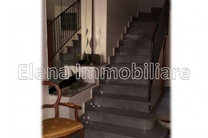 Casa con 6 locali in vendita in Alcamo