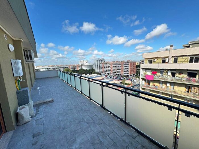 Appartamento quadrilocale in affitto in Via Libero Leonardi, Cinecittà, Roma