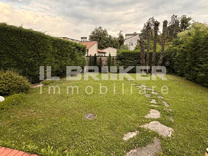 Appartamento quadrilocale in vendita in Via Amerigo Vespucci, Centro, Abano Terme