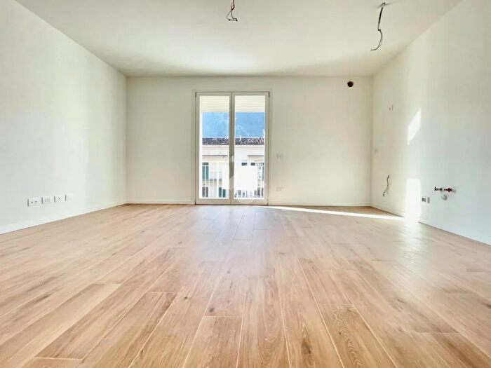 Appartamento trilocale in vendita in Via I Maggio, Sarezzo