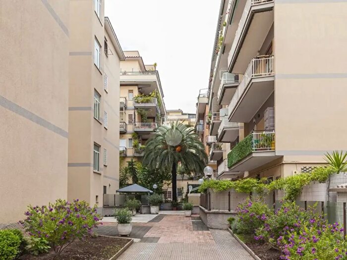 Appartamento bilocale in vendita in Viale dei Colli Portuensi, Roma