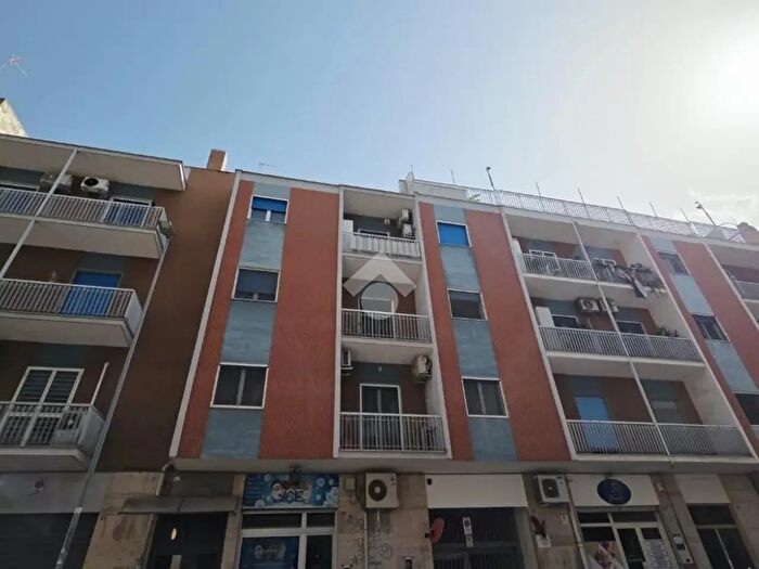 Appartamento trilocale in vendita in Via Luca De Samuele Cagnazzi, Bari