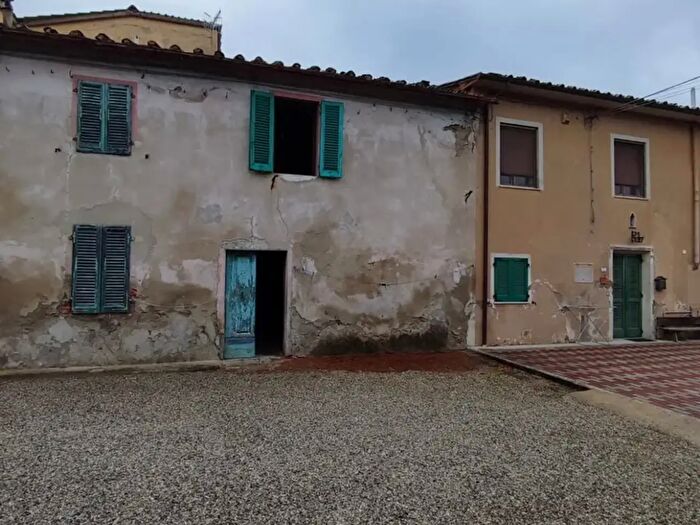 Appartamento quadrilocale in vendita in Via Lungagna, Pistoia