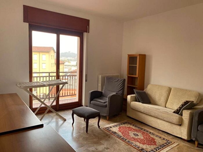 Appartamento bilocale in affitto in Via Rio Torto, Valmadrera