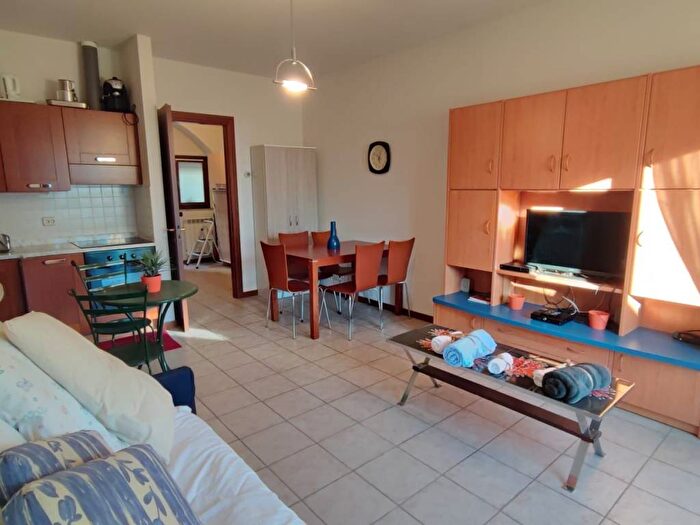 Appartamento bilocale in affitto in Via Antica Regina, Acquaseria, San Siro