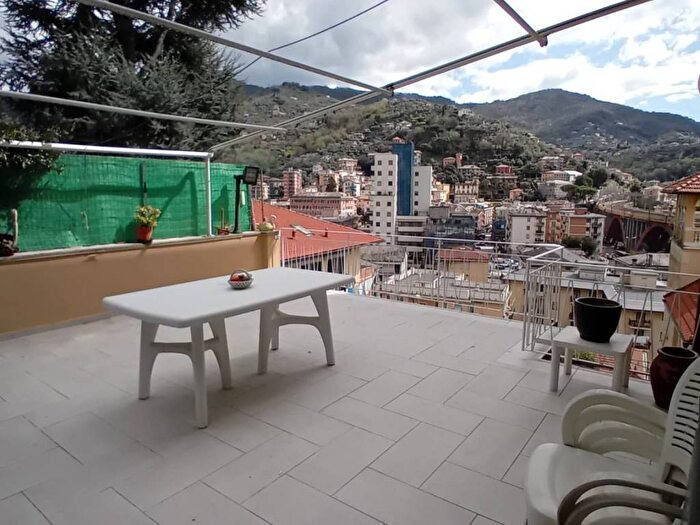 Appartamento trilocale in affitto in Via Milite Ignoto, Centro, Recco