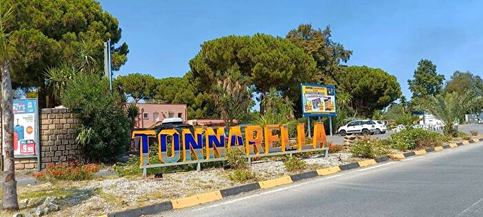 Appartamento trilocale in vendita in Via Torre Forte Furnari, Furnari