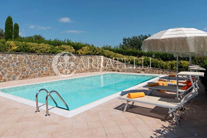 Casa con 6 locali in vendita in Via Niccolò Cannicci a, Volterra