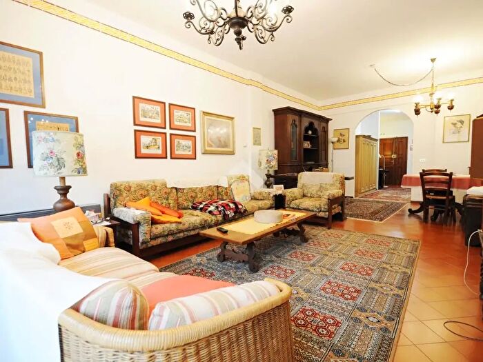 Appartamento quadrilocale in vendita in Via Santa Gonda, Prato