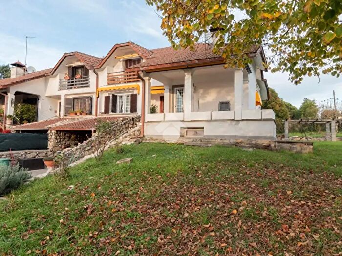 Casa con 5 locali in vendita in Via delle Pernici, Sutri