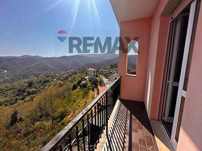 Casa con 8 locali in vendita in Via Ronco, Quiliano