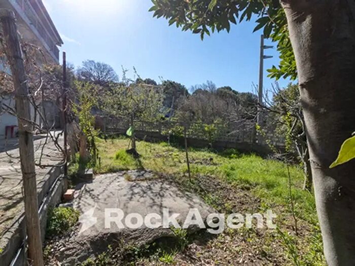 Casa con 6 locali in vendita in Via Onofrio Colace, Catanzaro