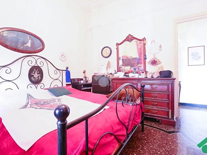 Appartamento con 5 locali in vendita in Via Merano, Genova