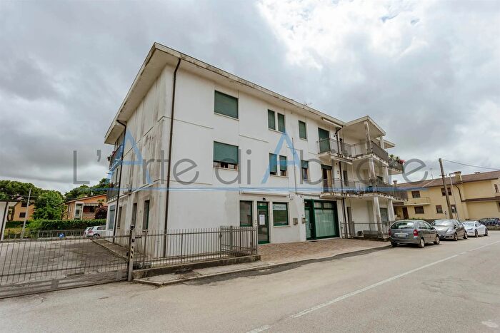 Appartamento quadrilocale in vendita in Legnaro, Legnaro