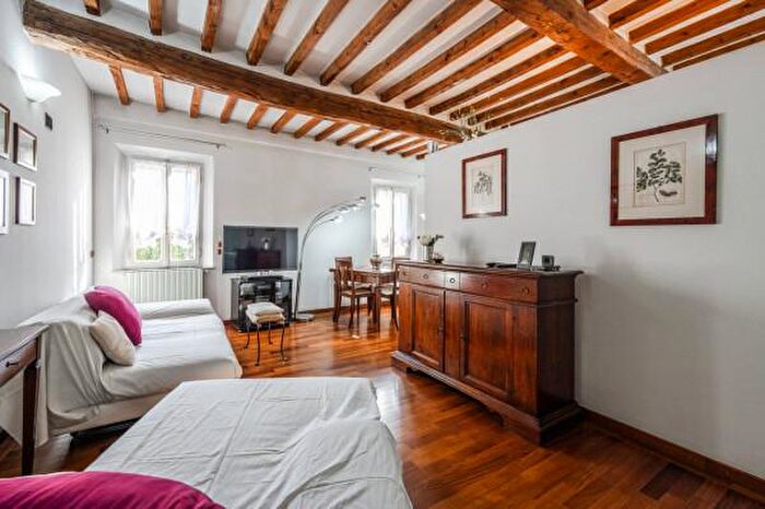 Casa con 6 locali in vendita in Via Francesco Petrarca, Carpi