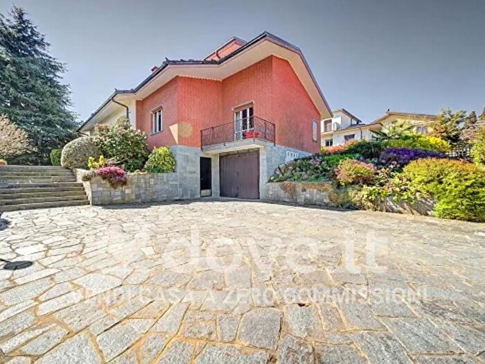 Casa con 6 locali in vendita in Via Taricco, Chieri