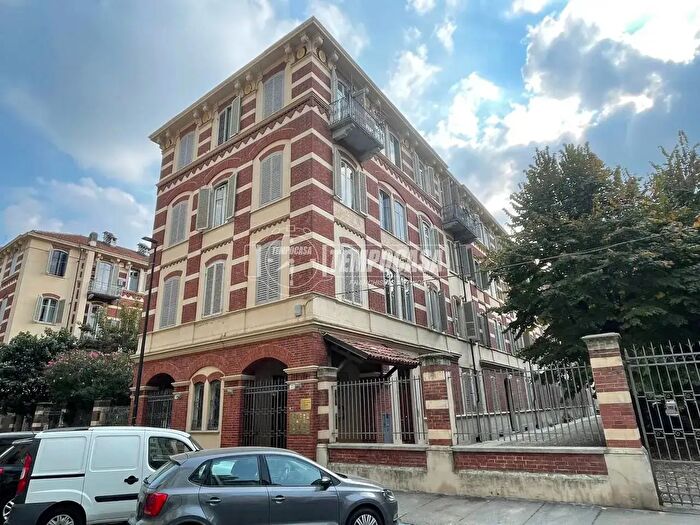 Appartamento trilocale in vendita in Via Marco Polo, Torino