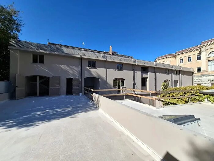 Appartamento trilocale in vendita in Carrara