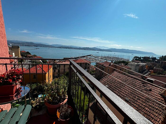 Appartamento con 5 locali in vendita in Portovenere