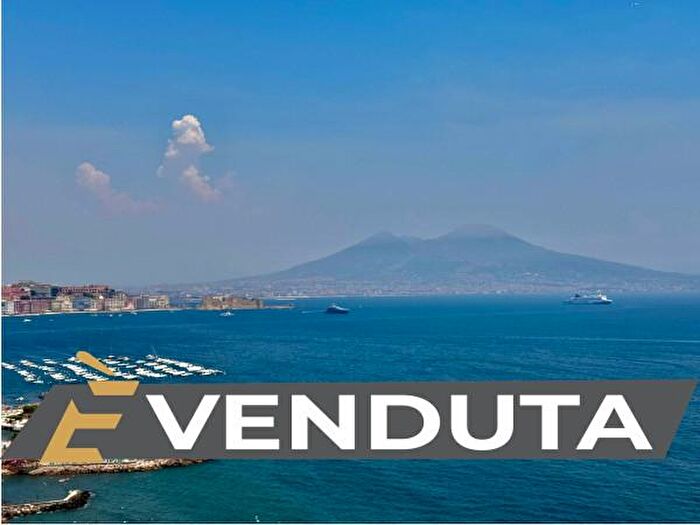Appartamento quadrilocale in vendita in Via Posillipo, Napoli