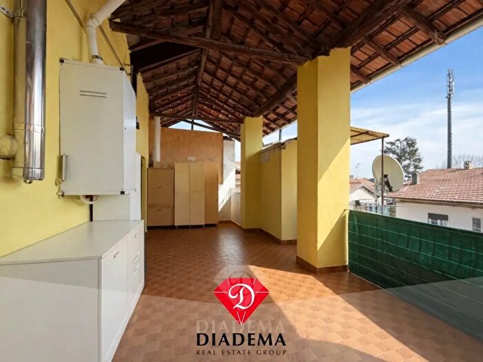 Appartamento trilocale in vendita in Via Roma, Albizzate