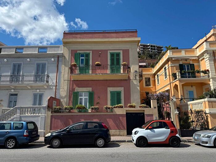 Casa con 6 locali in affitto in Via Consolare Pompea, Litoranea Panoramica, Messina