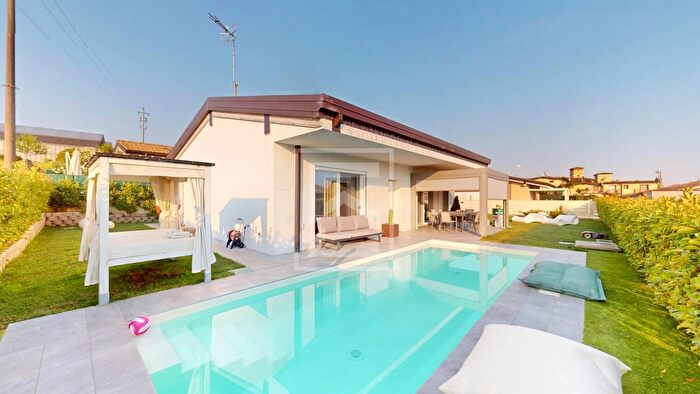 Casa con 5 locali in vendita in S Pietro, Desenzano Del Garda