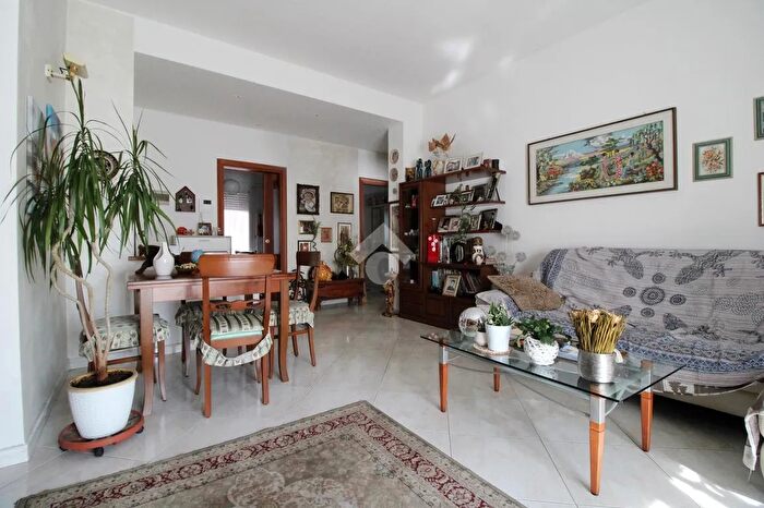 Appartamento trilocale in vendita in Via per Zanica, Bergamo