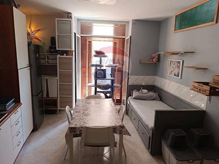 Appartamento trilocale in vendita in Via San Benedetto, Casoria