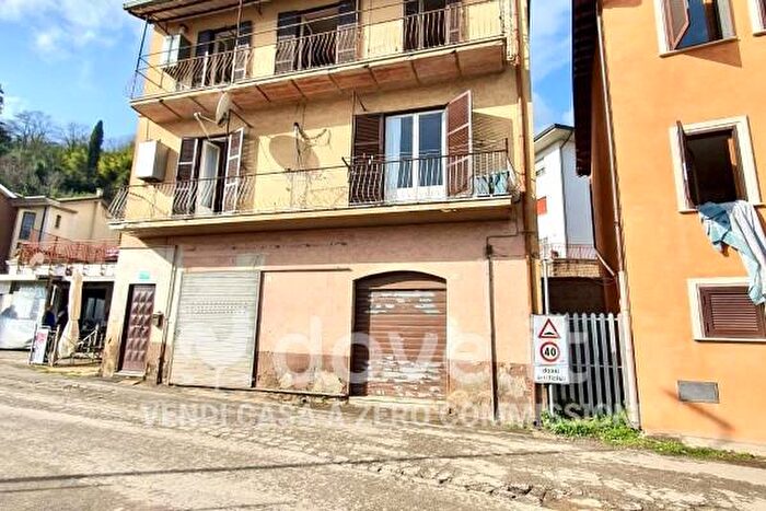 Appartamento trilocale in vendita in Via del Crocifisso, Genazzano