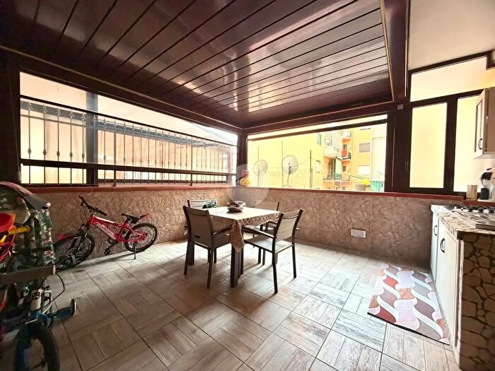 Appartamento con 5 locali in vendita in Corso Italia, Napoli