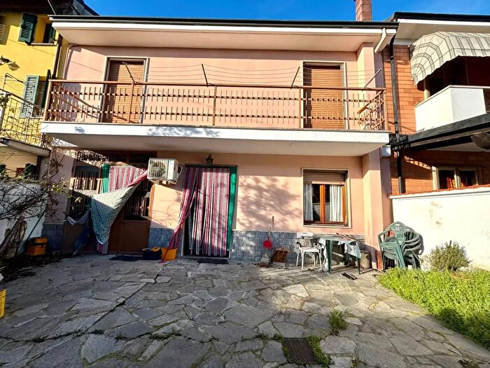 Casa con 6 locali in vendita in Via Montegrappa B, Castellazzo Bormida