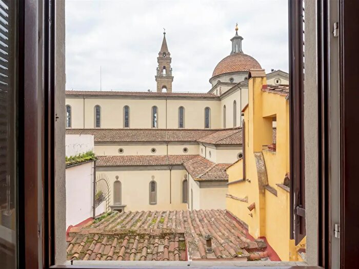 Appartamento con 10 locali in vendita in Firenze