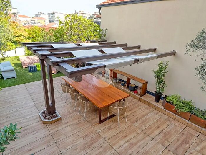 Appartamento con 5 locali in vendita in Via M Venegoni, Gallarate
