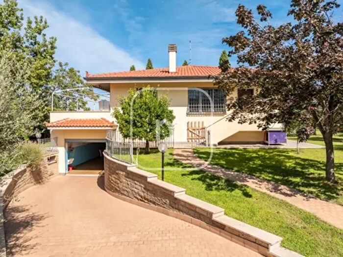 Casa con 6 locali in vendita in Via del Fosso di Valpignola, Roma