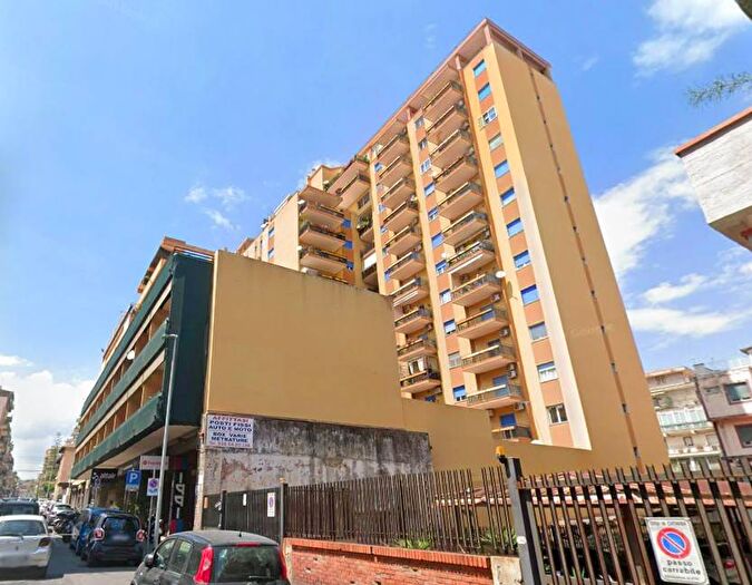 Appartamento trilocale in vendita in Via Duca degli Abruzzi, Guardia Li Cuti, Catania