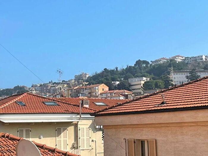 Appartamento quadrilocale in affitto in Via Lauro De Bosis, Adriatico, Ancona