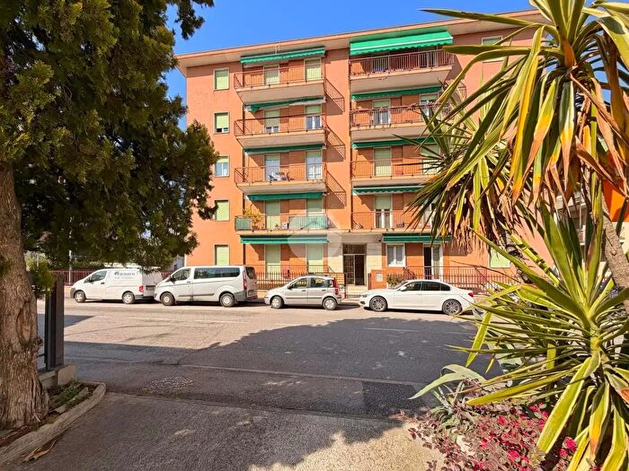 Appartamento quadrilocale in vendita in Via dei Sogari, Verona