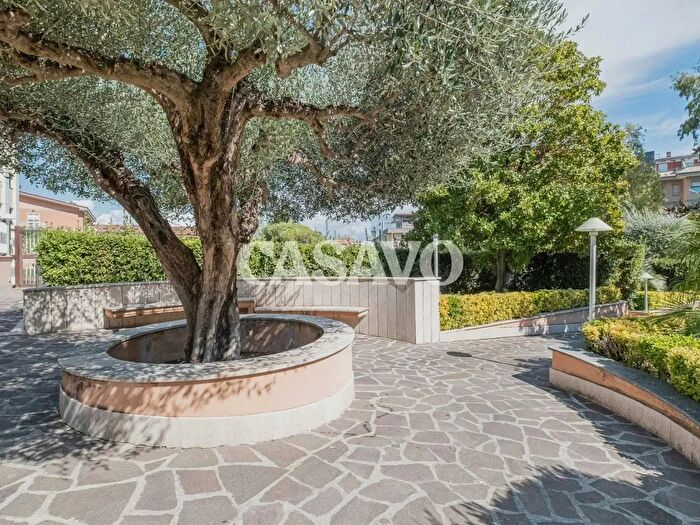 Appartamento bilocale in vendita in Via dei Buonvisi, Roma