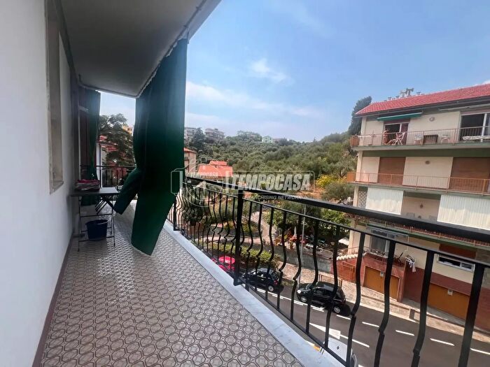 Appartamento bilocale in vendita in Via Valle, Celle Ligure