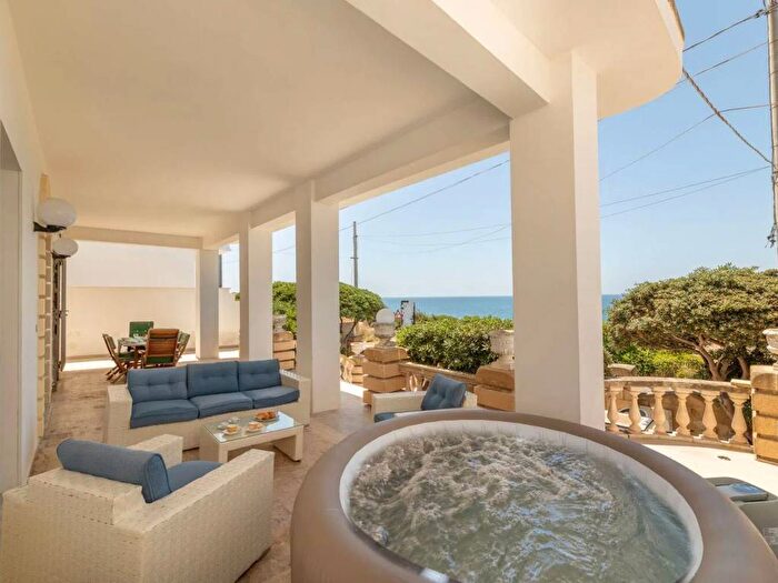 Casa trilocale in affitto in Via Jonica, Torre Suda, Racale