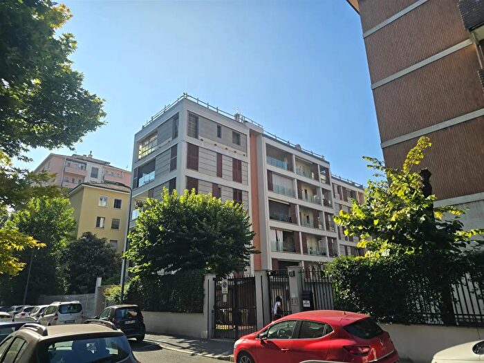 Appartamento trilocale in vendita in Milano