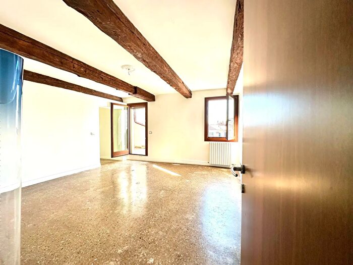 Appartamento con 5 locali in vendita in Cannaregio, Venezia