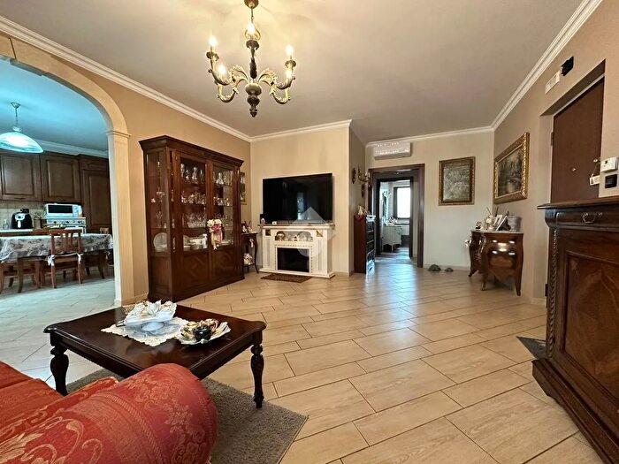 Appartamento con 5 locali in vendita in Via Capoterra, Cerignola