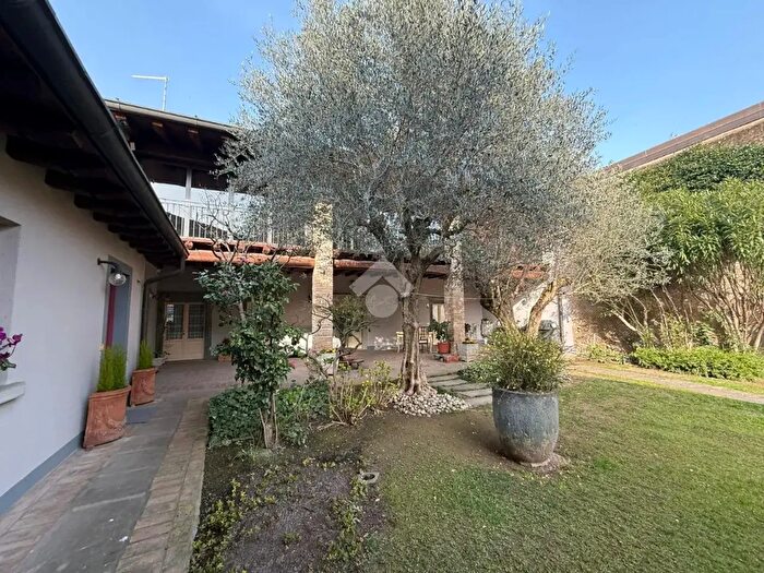 Casa con 5 locali in vendita in Via Marchesi, Rovato