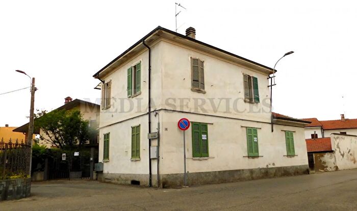 Casa con 6 locali in vendita in Vicolo Bachelet N°, Mede